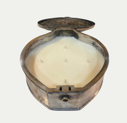 Grandeur X KADE Refillable Amber & Vanilla Scented Candle In Antique Silver Vessel