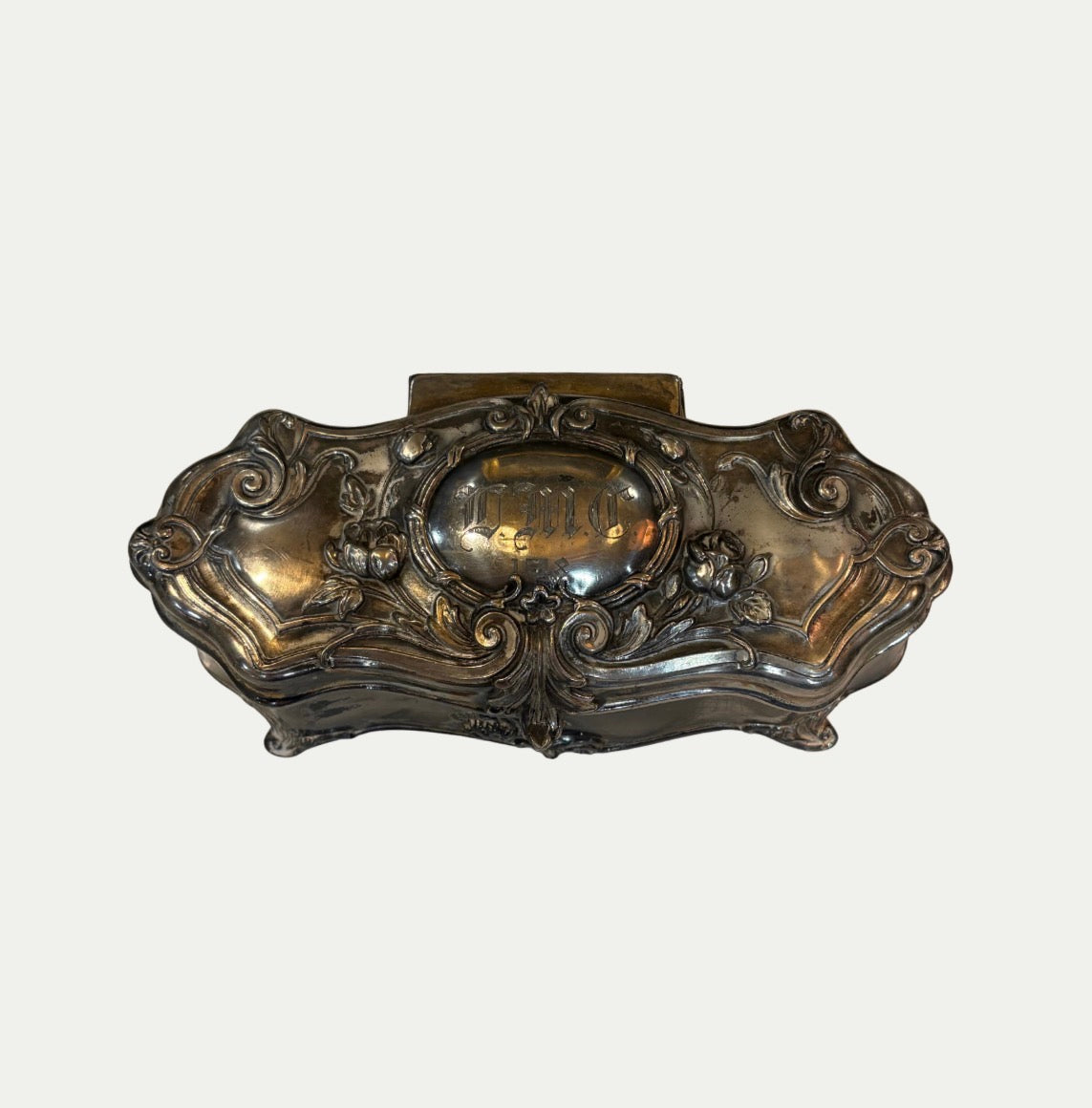 Grandeur X KADE Refillable Amber & Vanilla Scented Candle In Antique Silver Vessel