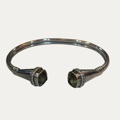 Vintage Sterling Silver Bangle With Péridot