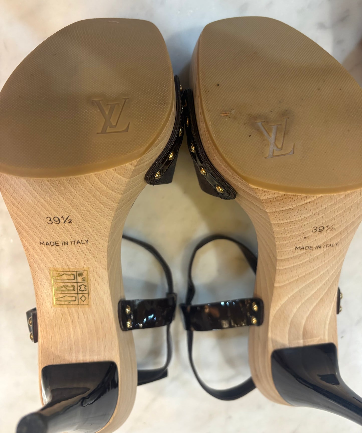 Rare Louis Vuitton Early 2000s Monogram Bow Heels (Size 9)