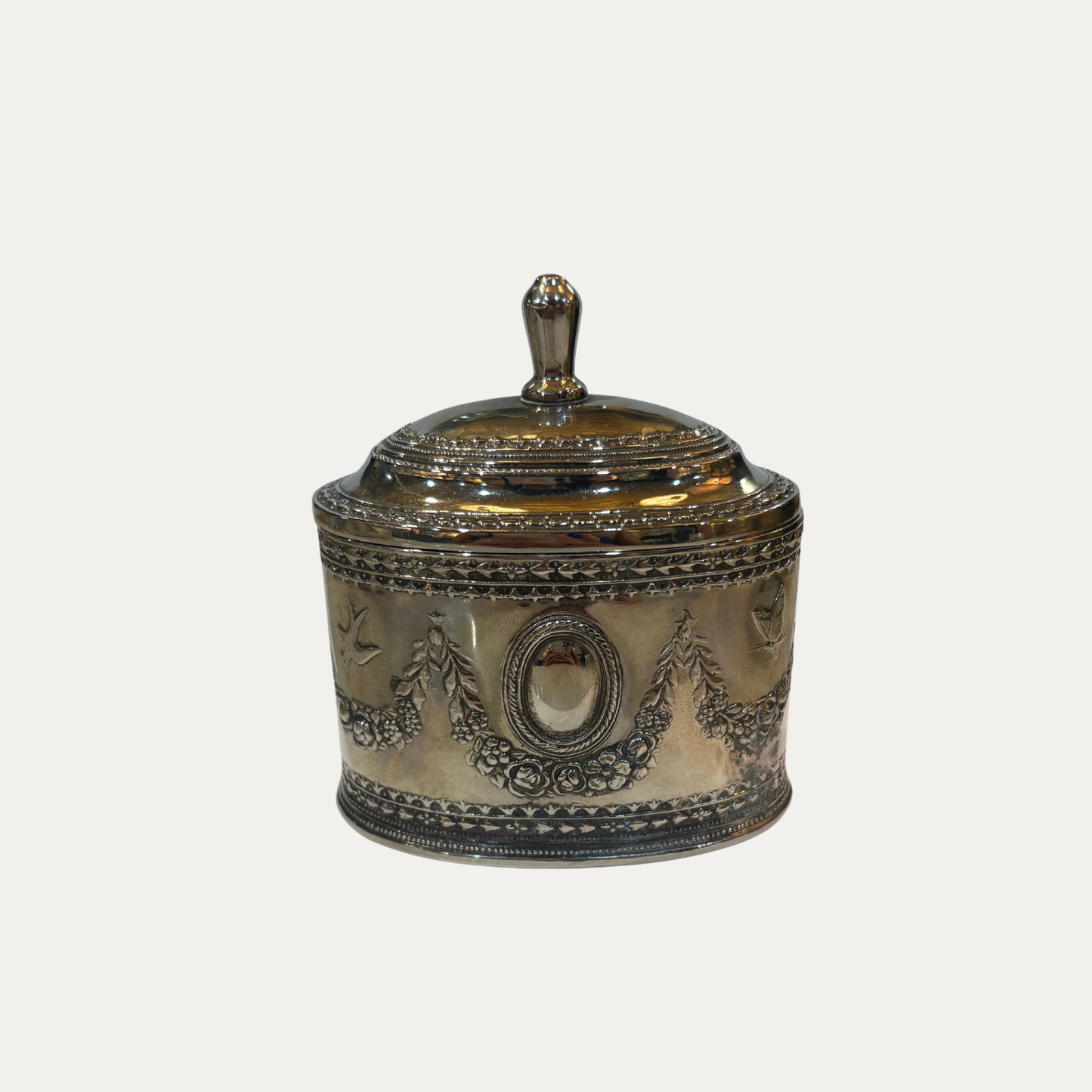 Grandeur X KADE Refillable Peony & Jasmine Scented Candle In Vintage Silver Vessel