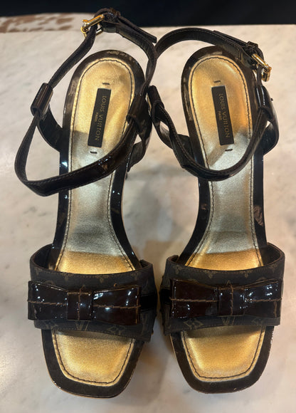 Rare Louis Vuitton Early 2000s Monogram Bow Heels (Size 9)