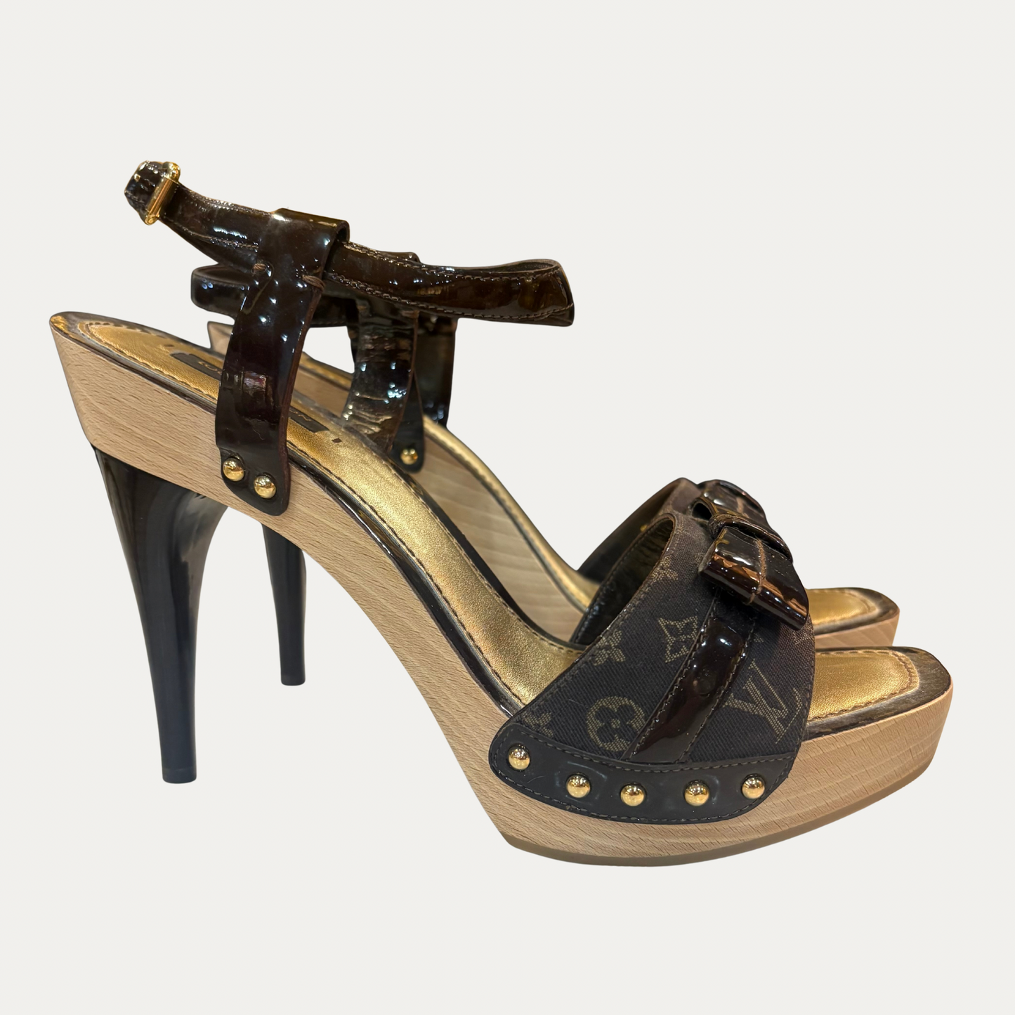 Rare Louis Vuitton Early 2000s Monogram Bow Heels (Size 9)
