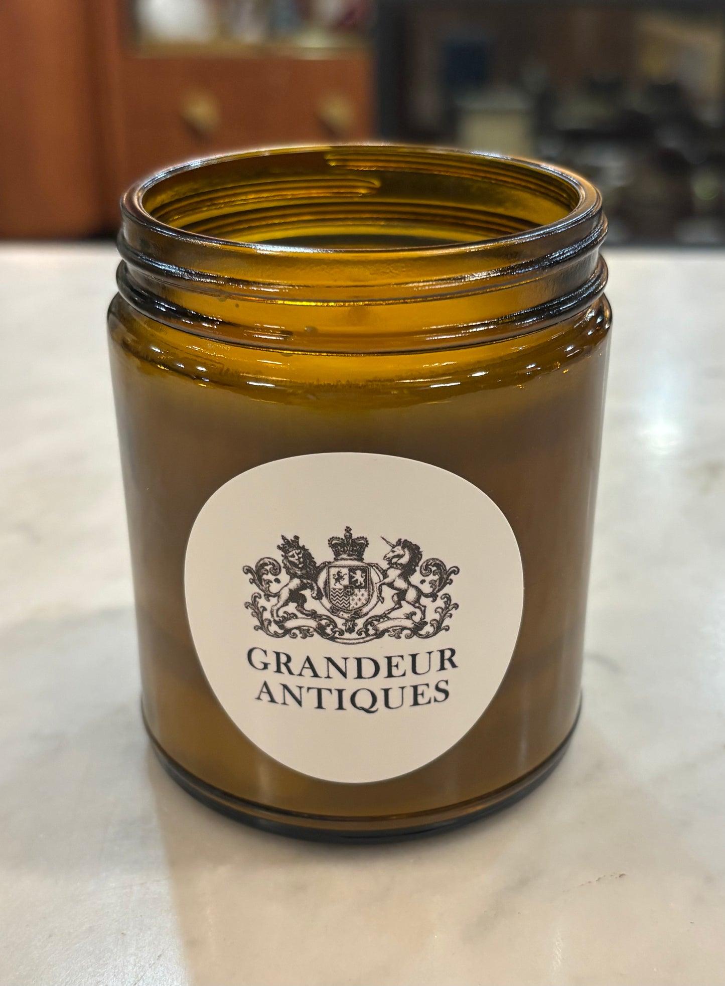 Grandeur Antiques X KADE 8oz Leather Scented Candle