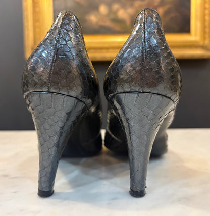Vintage 1980s Bruno Magli Metallic Snakeskin pumps (Size 7)