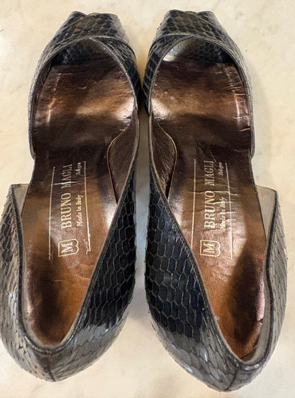 Vintage 1980s Bruno Magli Metallic Snakeskin pumps (Size 7)